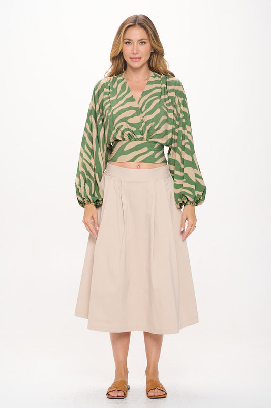 Print V neck Crop Top w Smock Detail